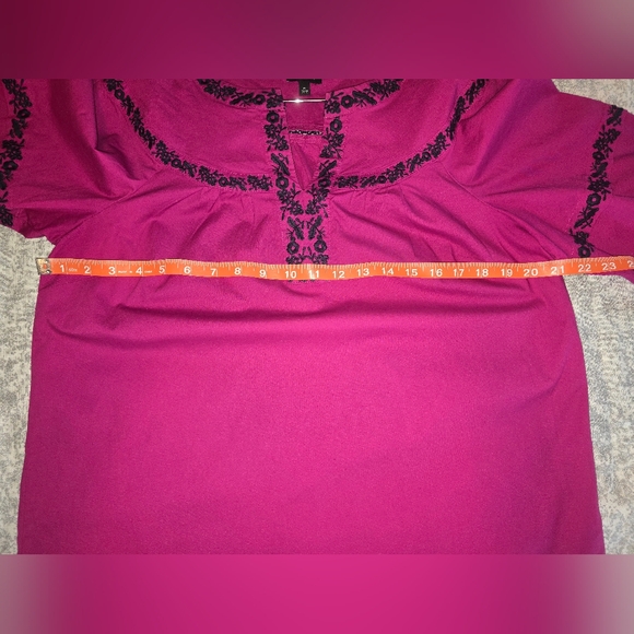 Magenta Embroidered Women's Top Size M - Picture 9 of 11